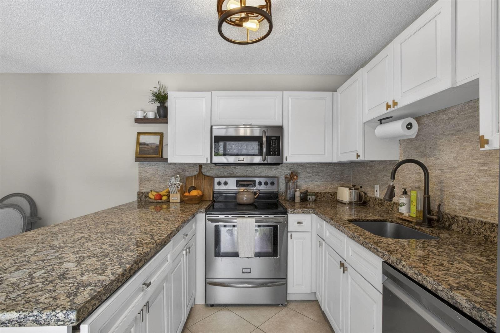 121 1st Terrace, Palm Beach Gardens FL 33418