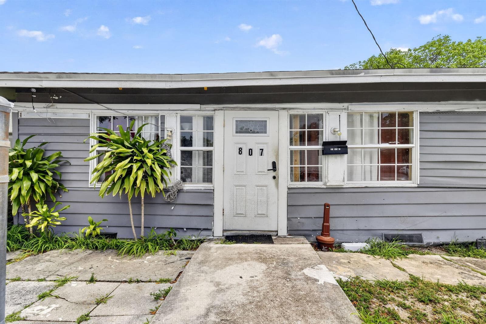 807 14th Street, West Palm Beach FL 33401