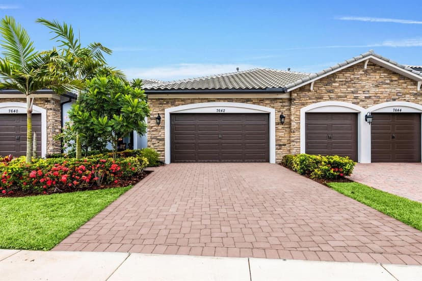 7642 N Blue Spring Drive, Parkland FL 33067