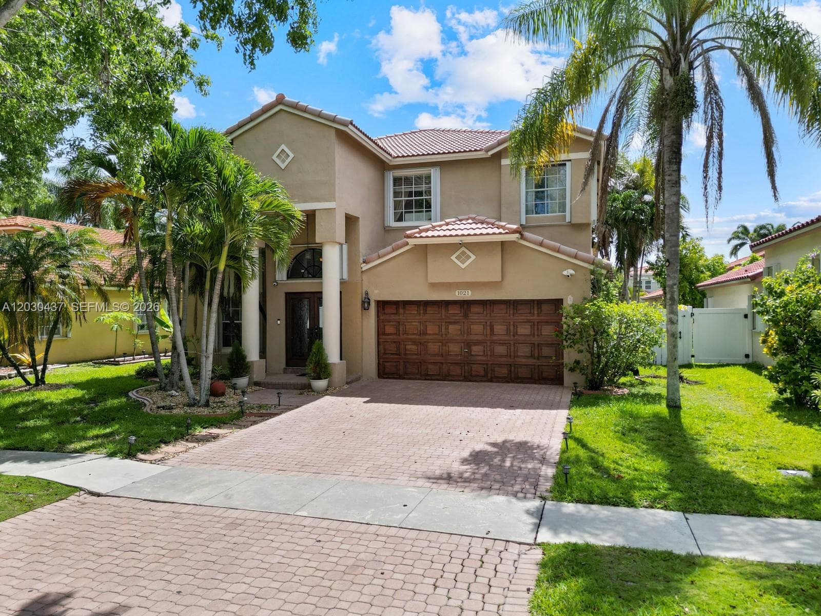 1021 NW 185th Ter, Pembroke Pines FL 33029