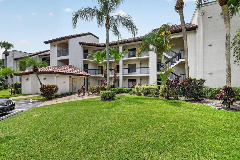 10173 Mangrove Drive # 204, Boynton Beach FL 33437