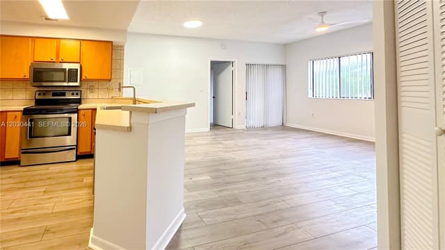 2445 SW 18th Ter # 107, Fort Lauderdale FL 33315 - Fort Lauderdale, FL - Photo 3