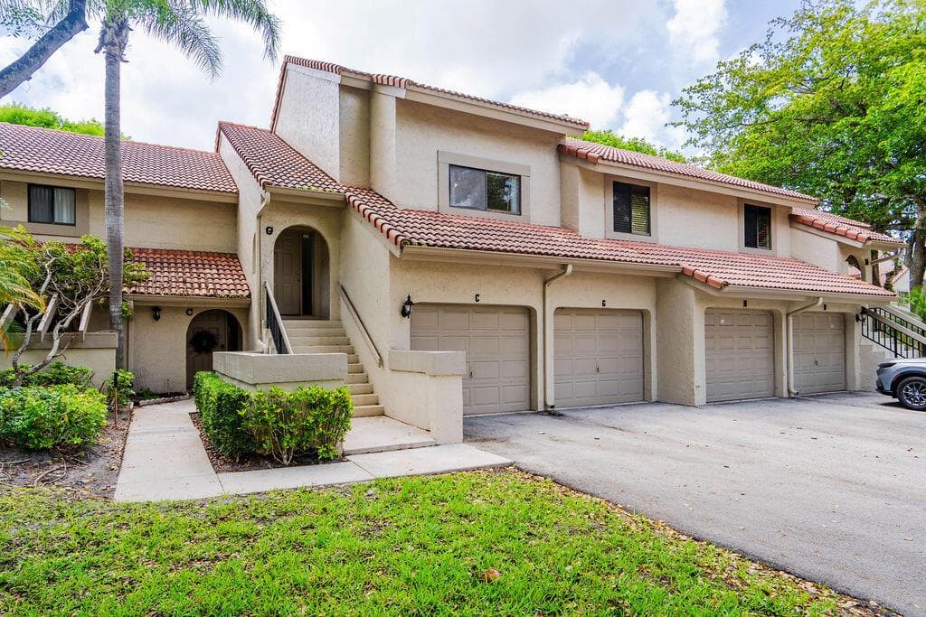 5710 Coach House Circle # G, Boca Raton FL 33486
