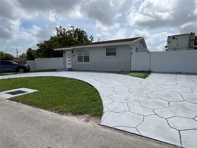 1905 SW 100th Ave, Miramar FL 33025 - Miramar, FL - Photo 2