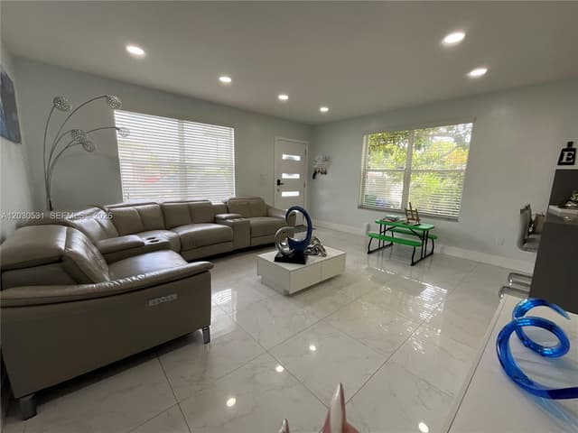 1905 SW 100th Ave, Miramar FL 33025 - Miramar, FL - Photo 6