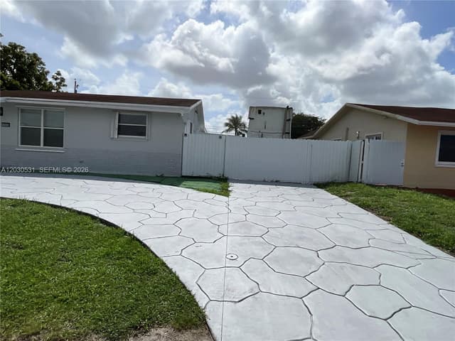 1905 SW 100th Ave, Miramar FL 33025 - Miramar, FL - Photo 3