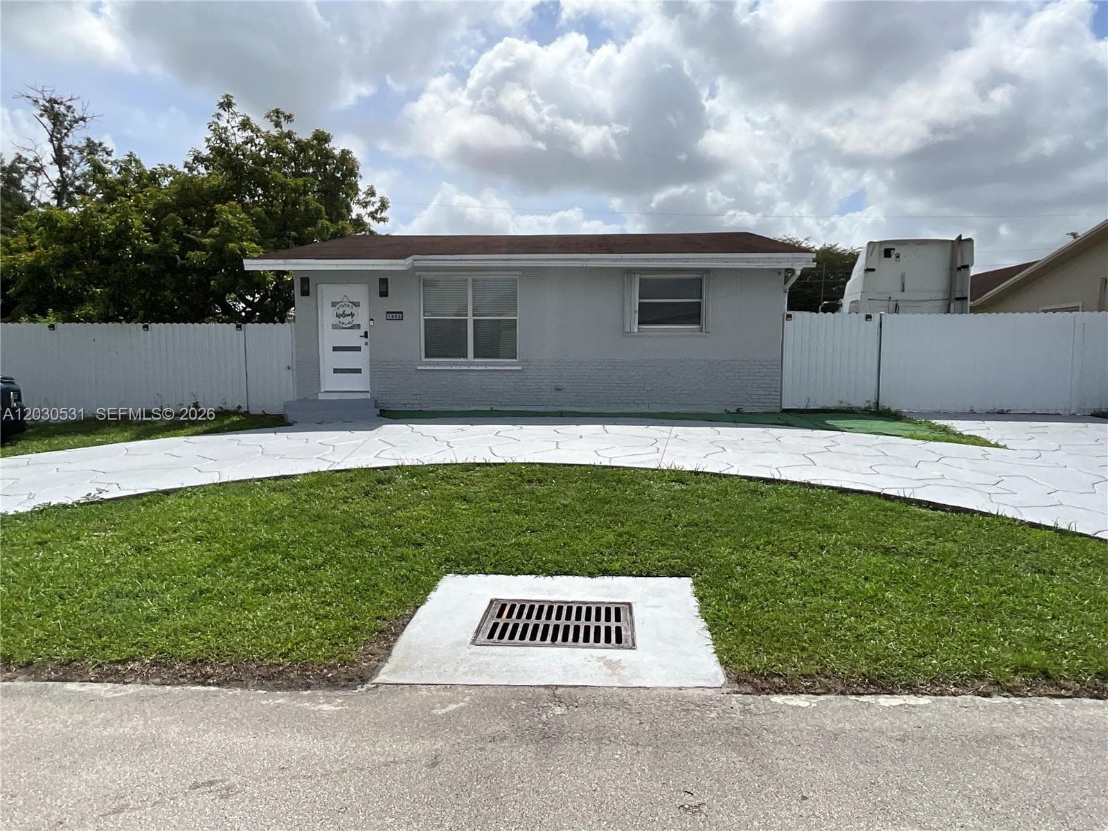 1905 SW 100th Ave, Miramar FL 33025 - Miramar, FL - Photo 1
