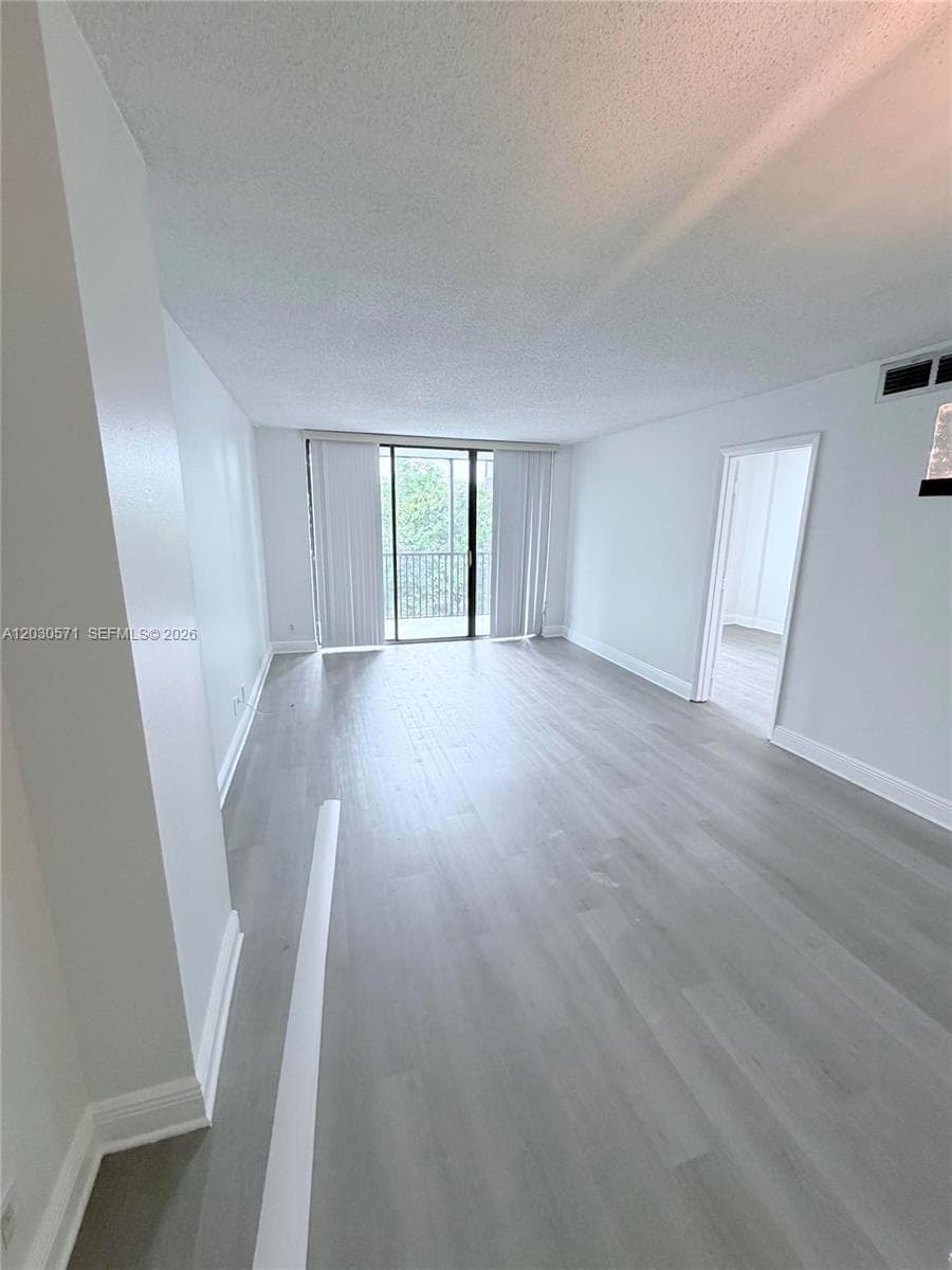 3301 N Country Club Dr # 407, Aventura FL 33180 - Aventura, FL - Photo 1