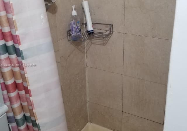 1140 NW 85th Ave, Plantation FL 33322 - Plantation, FL - Photo 6