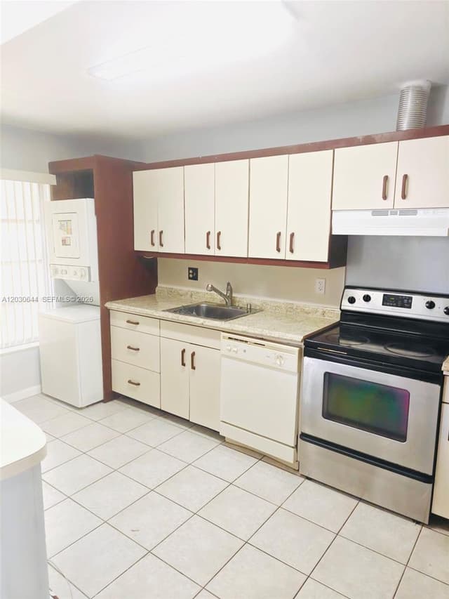 1140 NW 85th Ave, Plantation FL 33322 - Plantation, FL - Photo 3