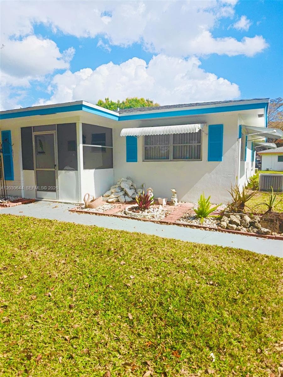 1140 NW 85th Ave, Plantation FL 33322 - Plantation, FL - Photo 1