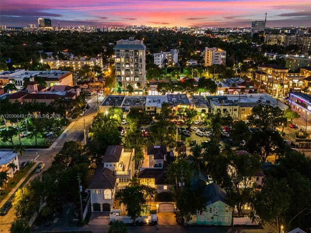 821 SE 2nd Ct, Fort Lauderdale FL 33301 - Fort Lauderdale, FL - Photo 2