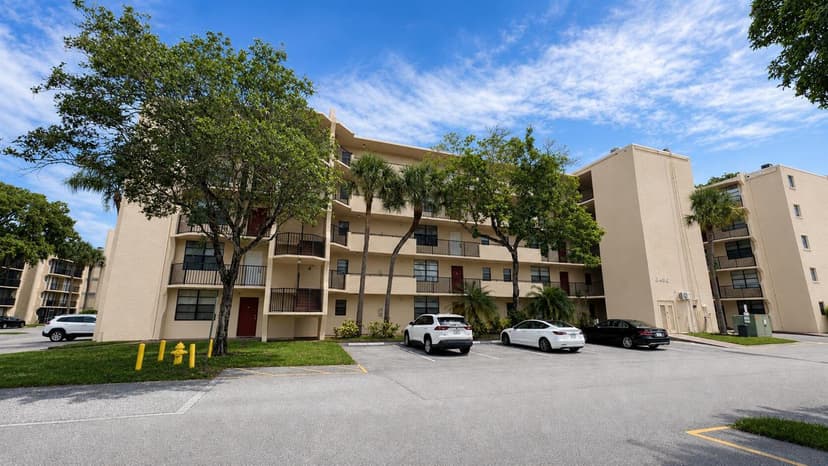 3450 Blue Lake Drive # 204, Pompano Beach FL 33064