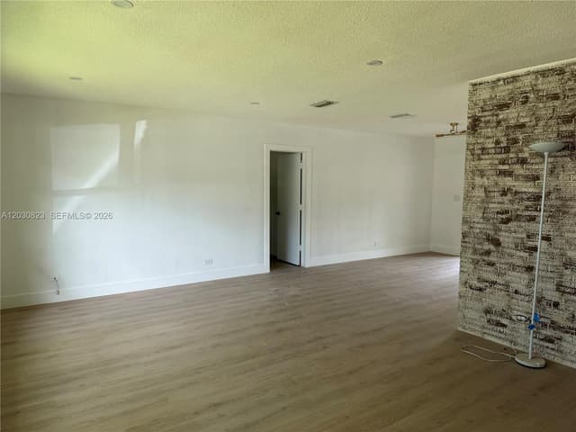 7220 NW 7th St, Plantation FL 33317 - Plantation, FL - Photo 2