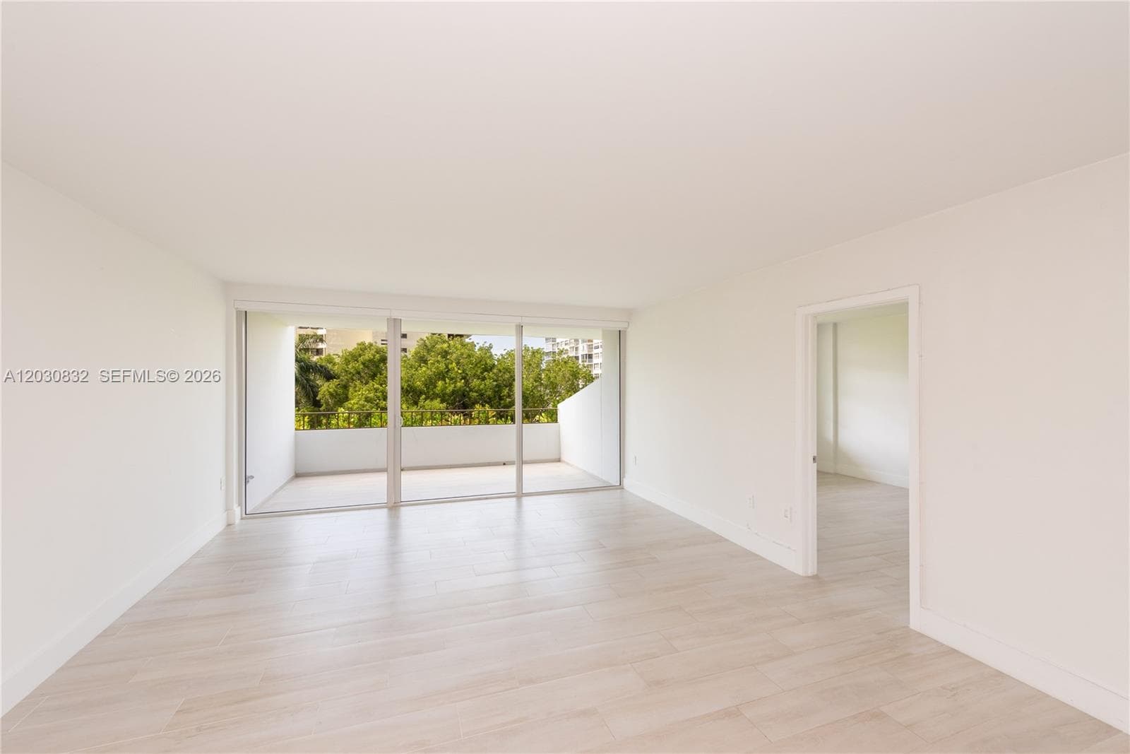 155 Ocean Lane Dr # 403, Key Biscayne FL 33149