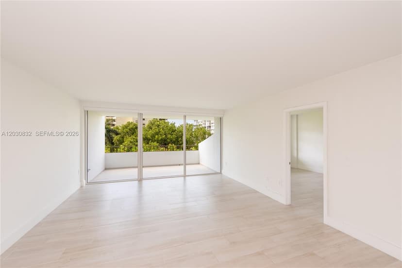 155 Ocean Lane Dr # 403, Key Biscayne FL 33149