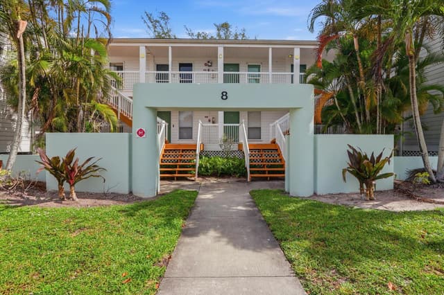 250 Cypress Point Drive, Palm Beach Gardens FL 33418 - Palm Beach Gardens, FL - Photo 2