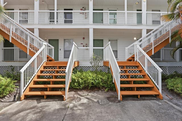 250 Cypress Point Drive, Palm Beach Gardens FL 33418 - Palm Beach Gardens, FL - Photo 3