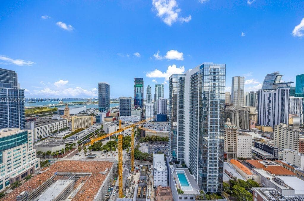 225 N Miami Ave # 3507, Miami FL 33128