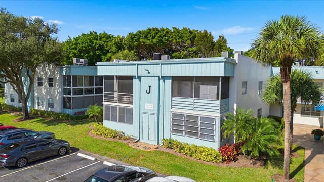 442 Normandy J, Delray Beach FL 33484 - Delray Beach, FL - Photo 5