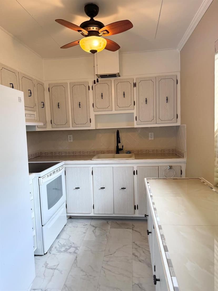 814 Burgundy Q, Delray Beach FL 33484