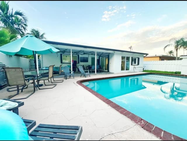 11371 NW 32nd Mnr, Sunrise FL 33323 - Sunrise, FL - Photo 3