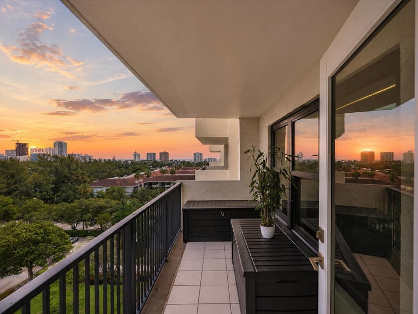 3200 Port Royale Drive N # 910, Fort Lauderdale FL 33308