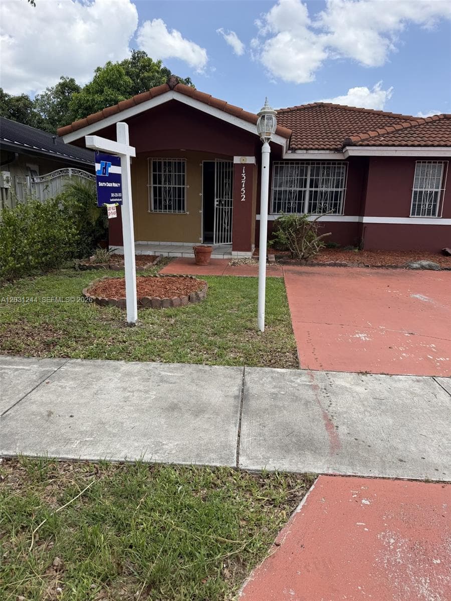 13752 SW 156th St, Miami FL 33177