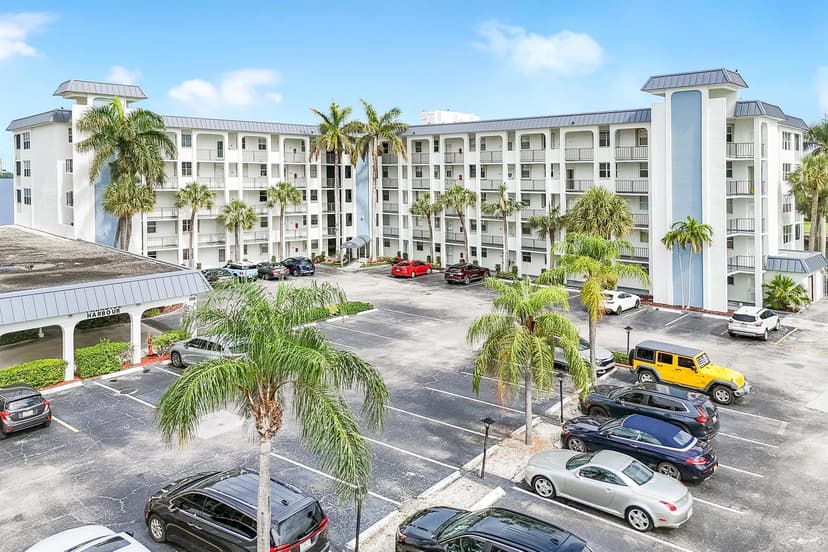 100 Paradise Harbour Boulevard # 211, North Palm Beach FL 33408