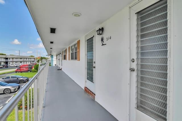 1116 Lake Terrace # 214, Boynton Beach FL 33426 - Boynton Beach, FL - Photo 5