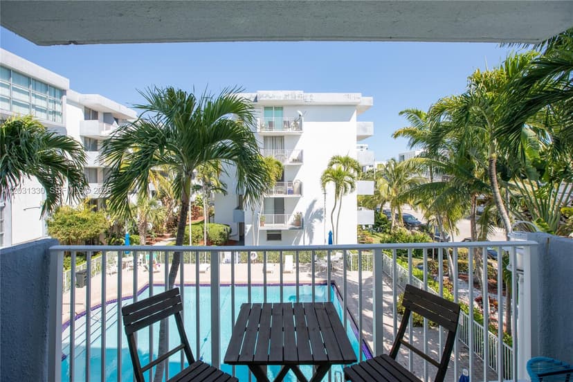 1801 S Treasure Dr # 321, North Bay Village FL 33141