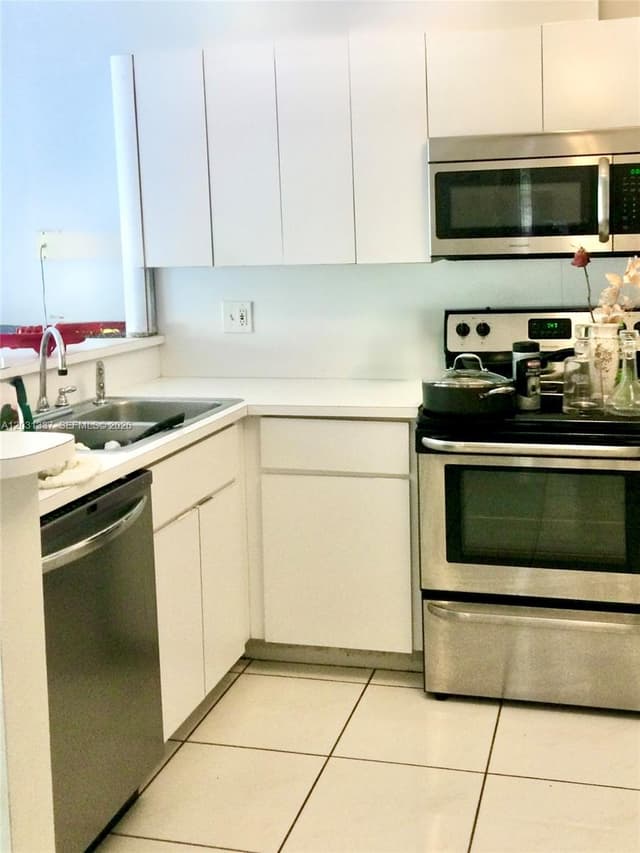 18003 SW 138th Ct, Miami FL 33177 - Miami, FL - Photo 5