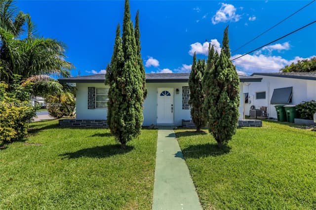 2700 NW 52nd Ct, Tamarac FL 33309 - Tamarac, FL - Photo 2
