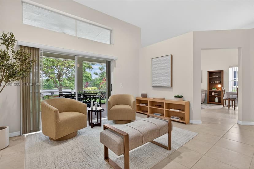 370 Carrington Dr, Weston FL 33326