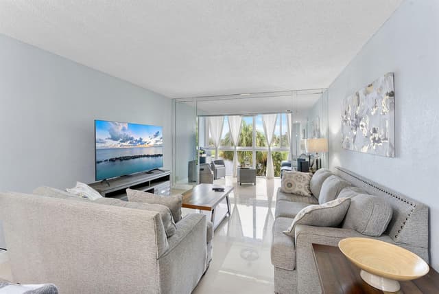 7807 Golf Cir Drive # 305, Margate FL 33063 - Margate, FL - Photo 3