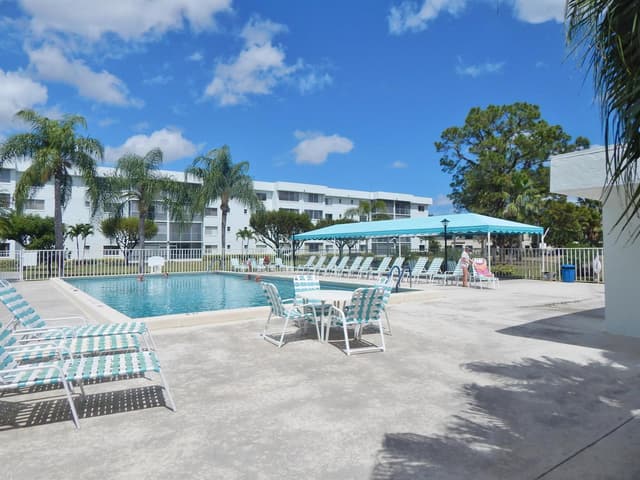 6698 N 10th Ave N # 215, Lake Worth FL 33467 - Lake Worth, FL - Photo 2