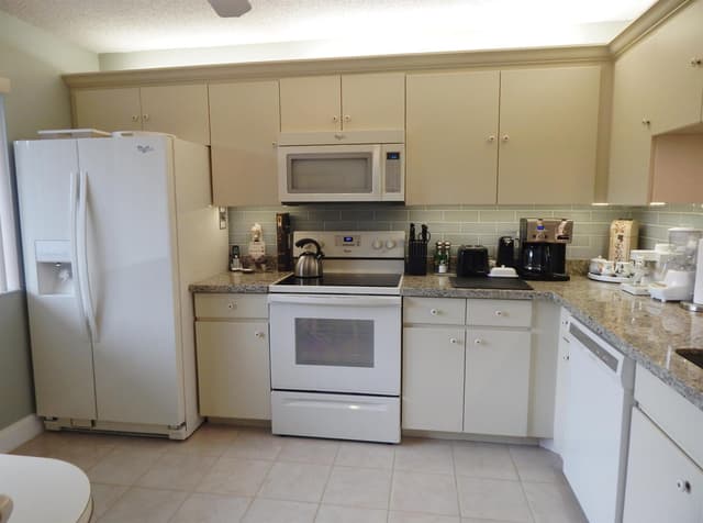 6698 N 10th Ave N # 215, Lake Worth FL 33467 - Lake Worth, FL - Photo 3