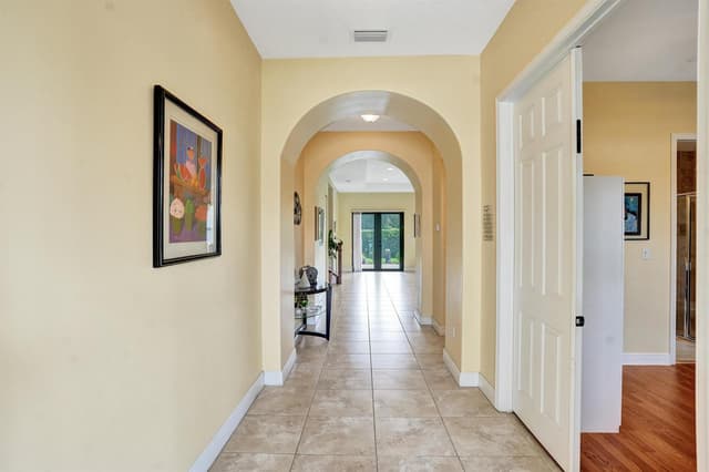 8541 NW 38th Street, Cooper City FL 33024 - Cooper City, FL - Photo 2