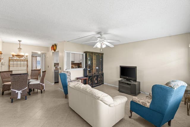 175 Suffolk E, Boca Raton FL 33434 - Boca Raton, FL - Photo 5