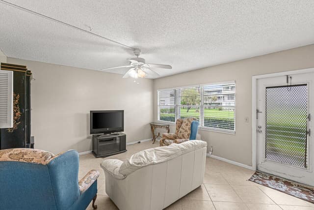 175 Suffolk E, Boca Raton FL 33434 - Boca Raton, FL - Photo 4