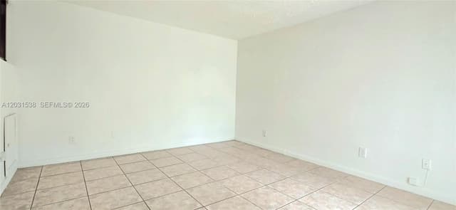608 Commodore Dr, Plantation FL 33325 - Plantation, FL - Photo 3