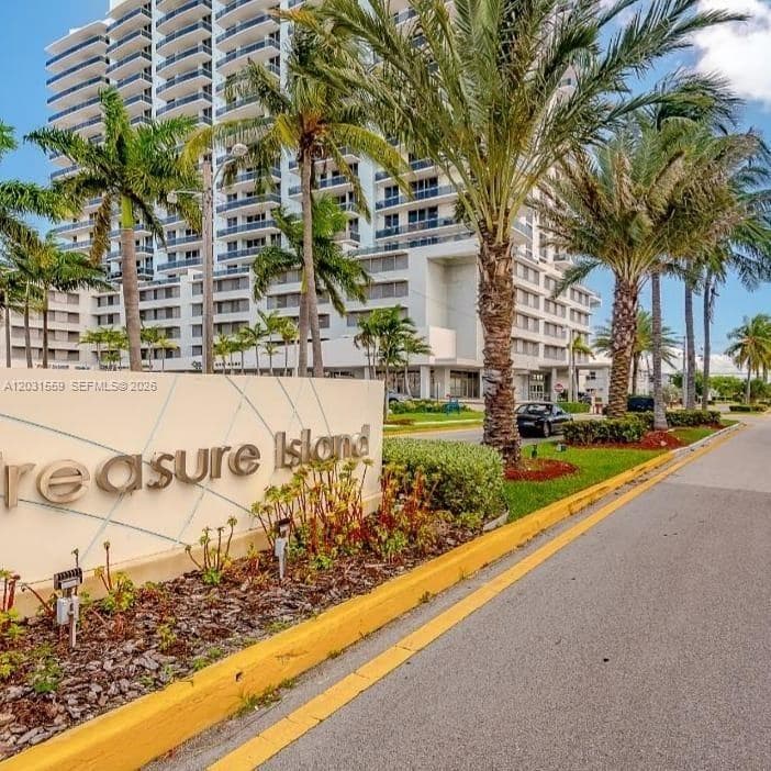 1801 S Treasure Dr # 302, North Bay Village FL 33141