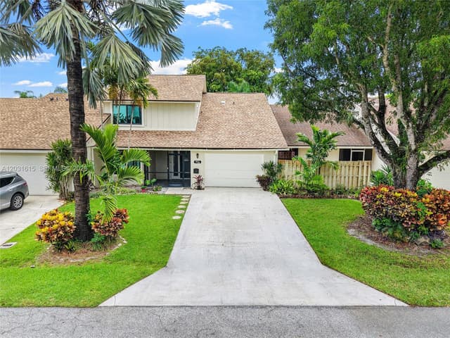 11870 Donlin Dr, Wellington FL 33414 - Wellington, FL - Photo 2