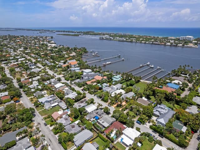1615 N Lakeside Drive, FL 33460 - Photo 2