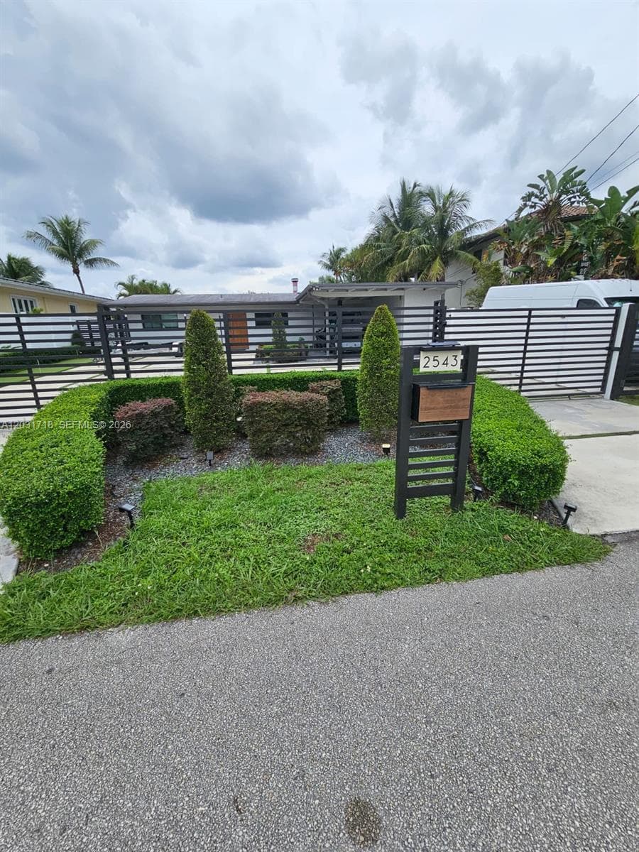 2543 Gulfstream Ln, Fort Lauderdale FL 33312 - Fort Lauderdale, FL - Photo 1