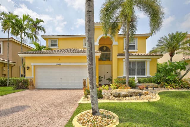 19425 SW 15th Street, Pembroke Pines FL 33029 - Pembroke Pines, FL - Photo 2