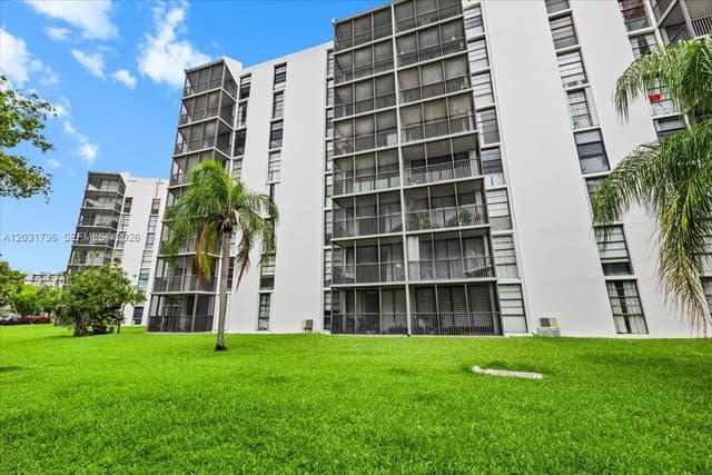 3101 N Country Club Dr # 209, Aventura FL 33180 - Aventura, FL - Photo 2