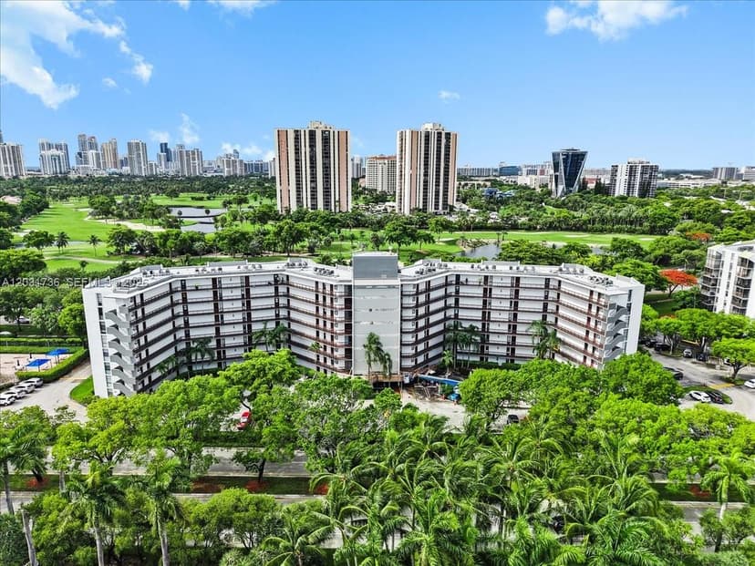 3101 N Country Club Dr # 209, Aventura FL 33180