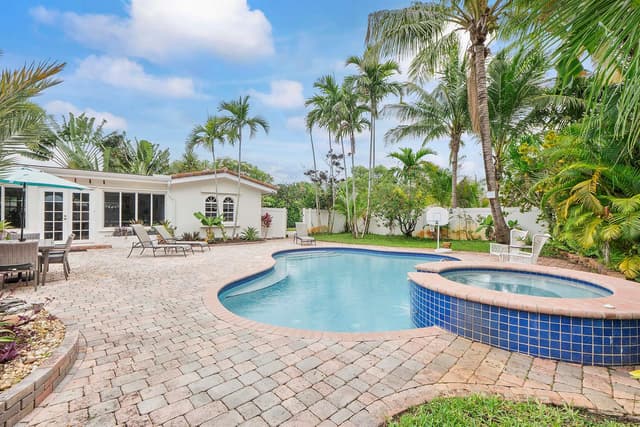 2501 NE 26th Terrace, Fort Lauderdale FL 33305 - Fort Lauderdale, FL - Photo 6