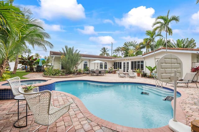 2501 NE 26th Terrace, Fort Lauderdale FL 33305 - Fort Lauderdale, FL - Photo 4